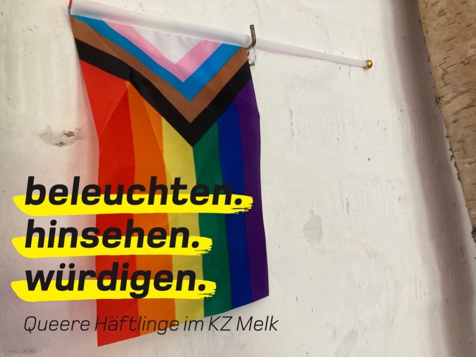 Pride-Flag in der KZ-Gedenkstätte Melk als Erinnerungszeichen für die in Melk als homosexuell verfolgten Menschen. Foto: ZHZ.
